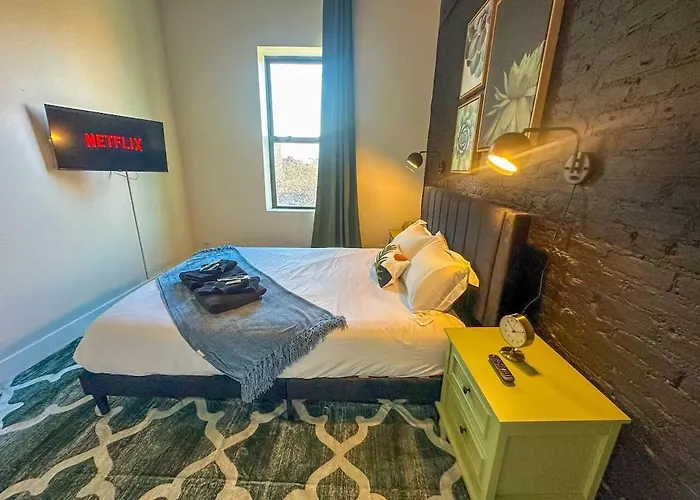 Cozy 3br Modern Smoke Ok Unit Near Mccormick Chicago