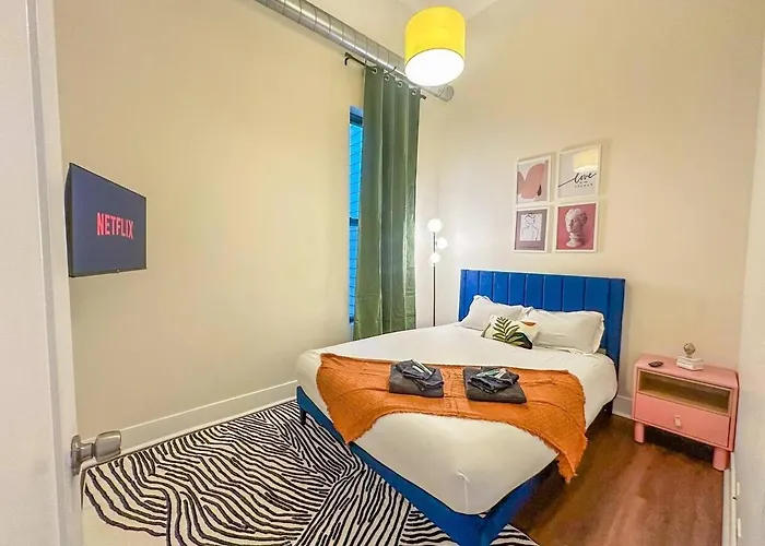 Cozy 3br Modern Smoke Ok Unit Near Mccormick Chicago
